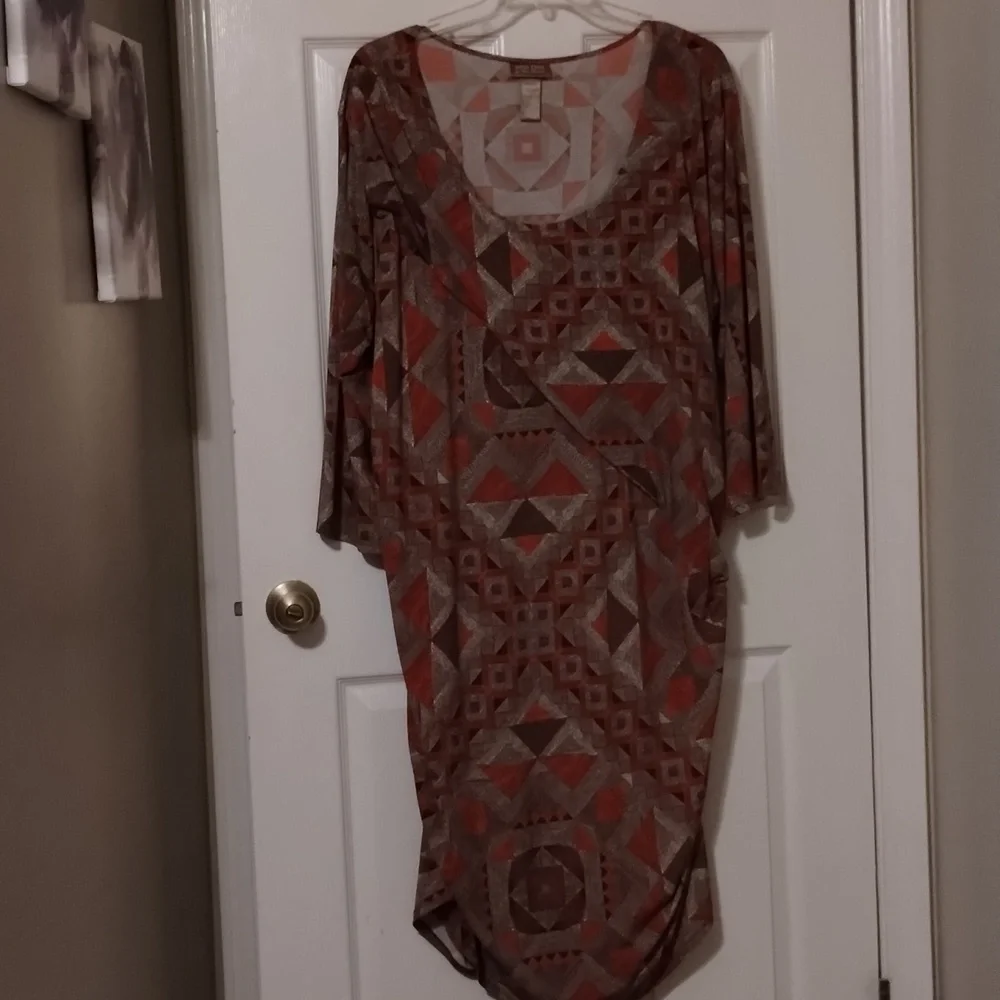 Dress - Picture 1 of 3